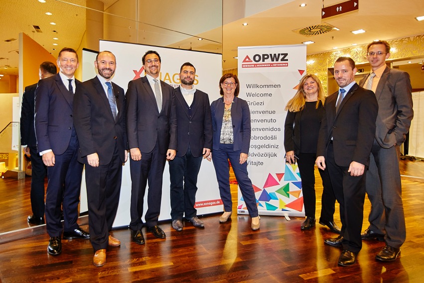 Mag. Stefan Siedler (3. von links) beim ÖPWZ Sales Forum 2016